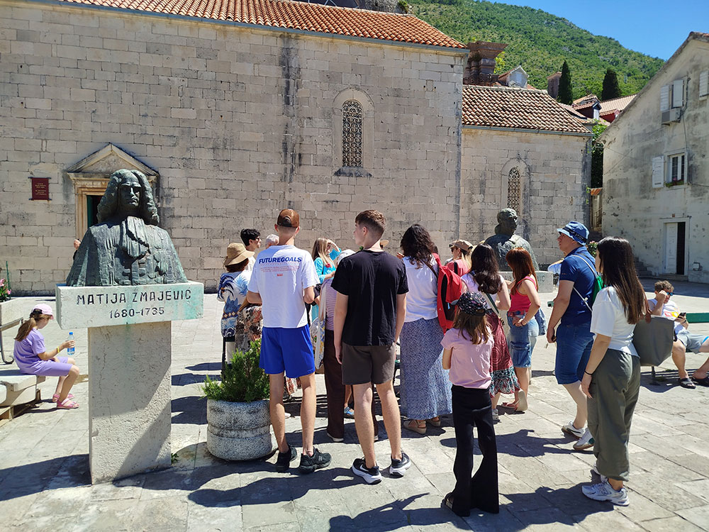 perast trg
